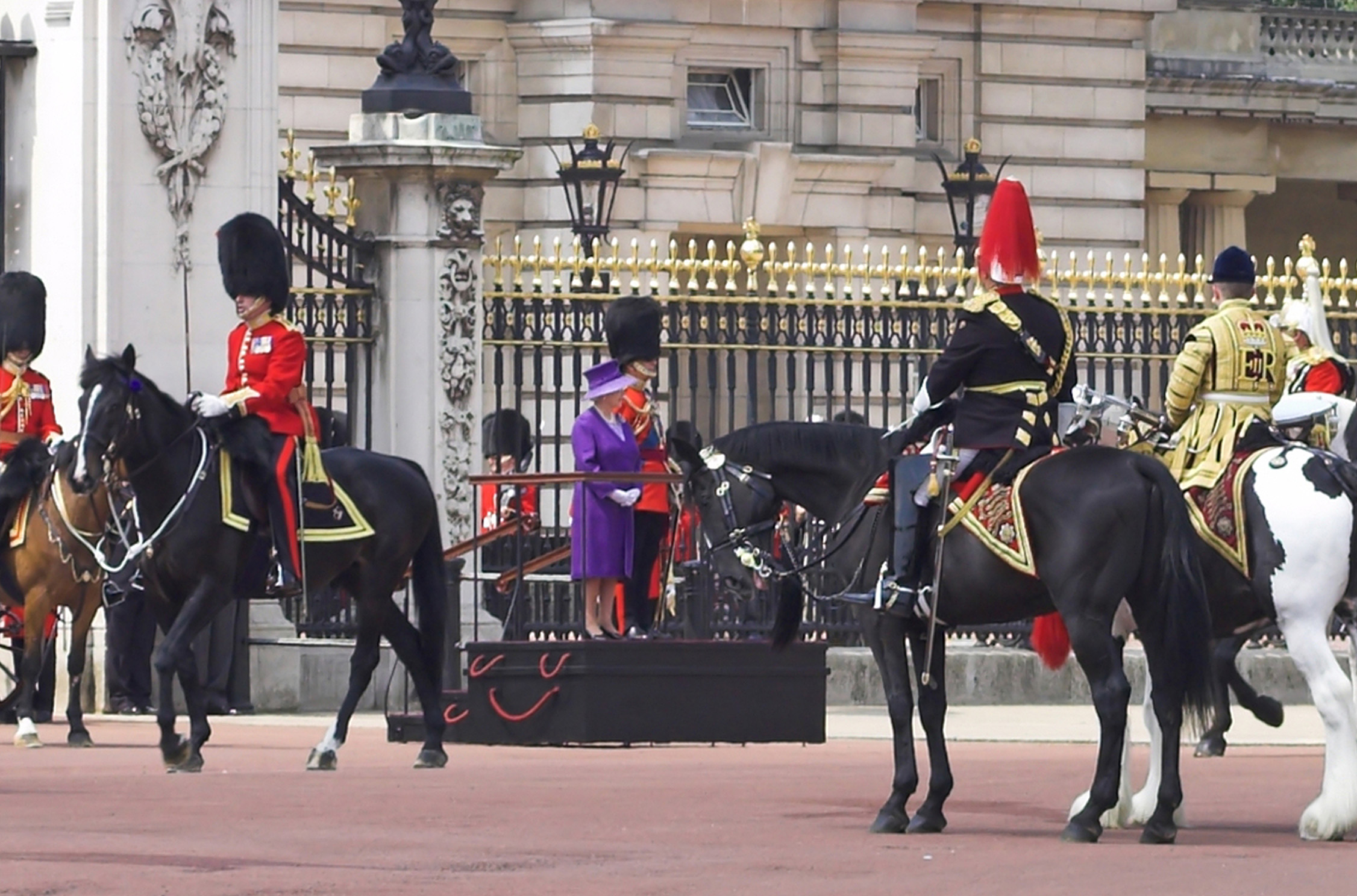 Marcher sur les traces de la reine Elizabeth II, pendant vos vacances au Royaume-Uni